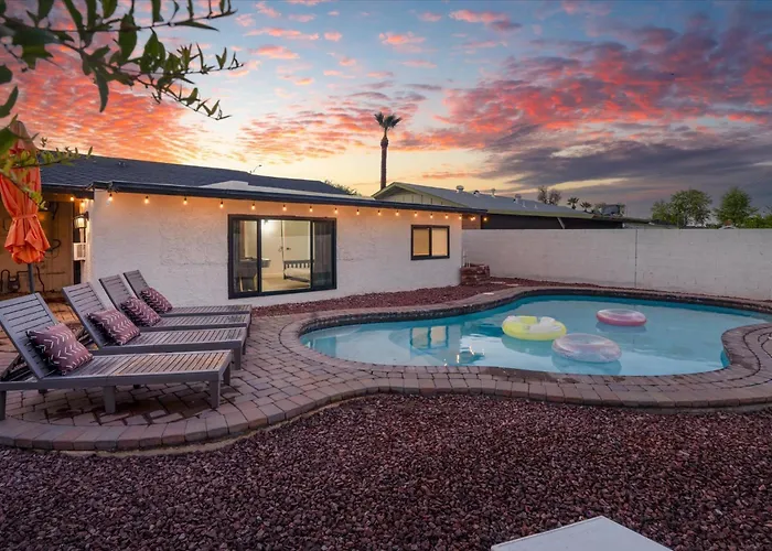 Pool Fire Pitoutdoor Bargame Sleeps 14 Holiday home
