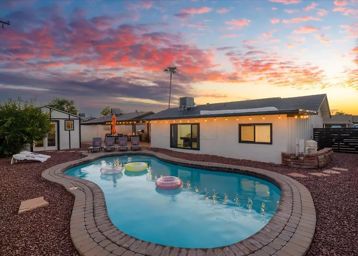 Pool Fire Pitoutdoor Bargame Sleeps 14 Holiday home *
