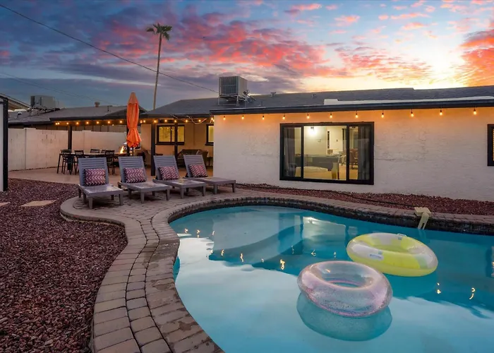 Holiday home Pool Fire Pitoutdoor Bargame Sleeps 14 *